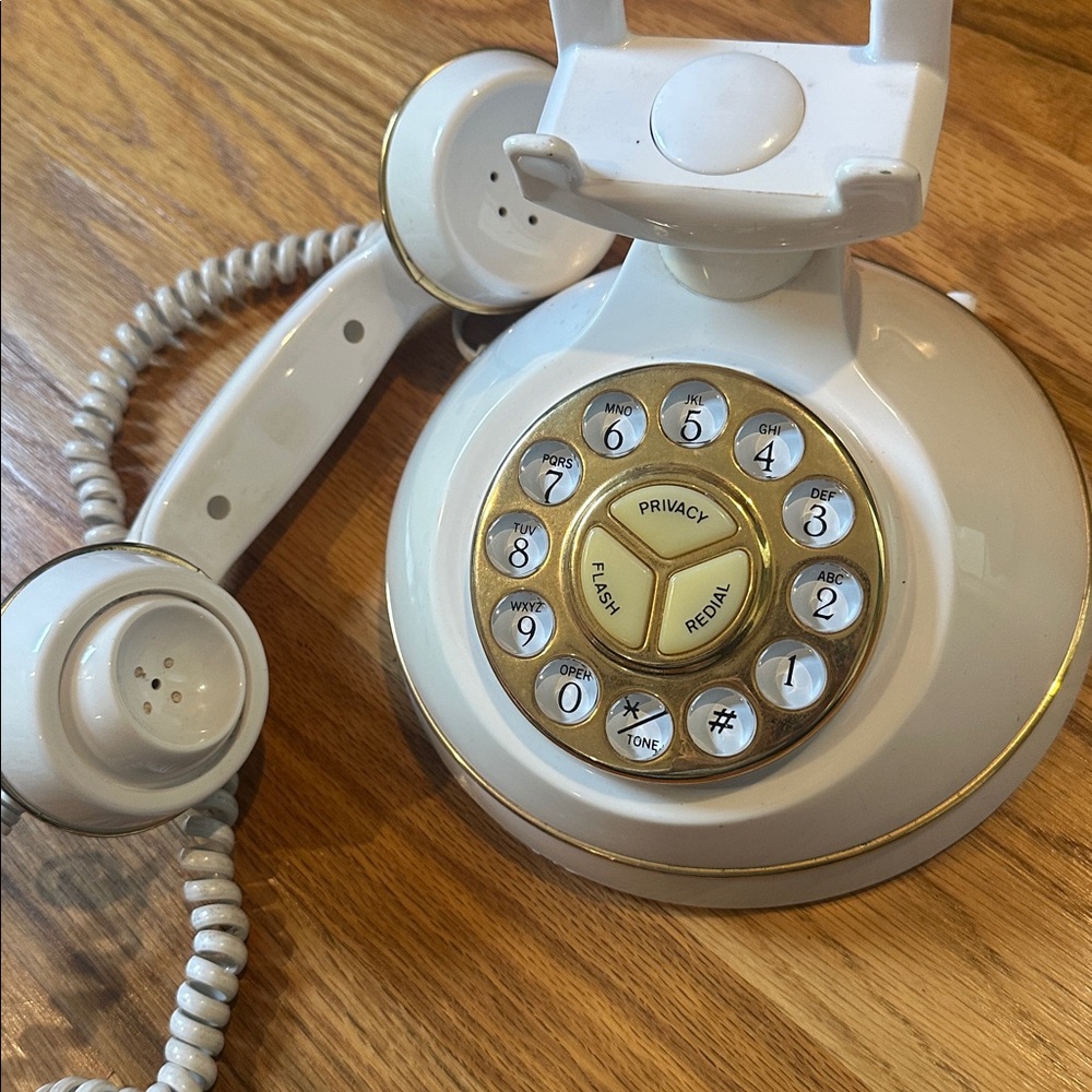 RadioShack | Vintage Push-Dial Rotary Phone - Picture 2 of 4